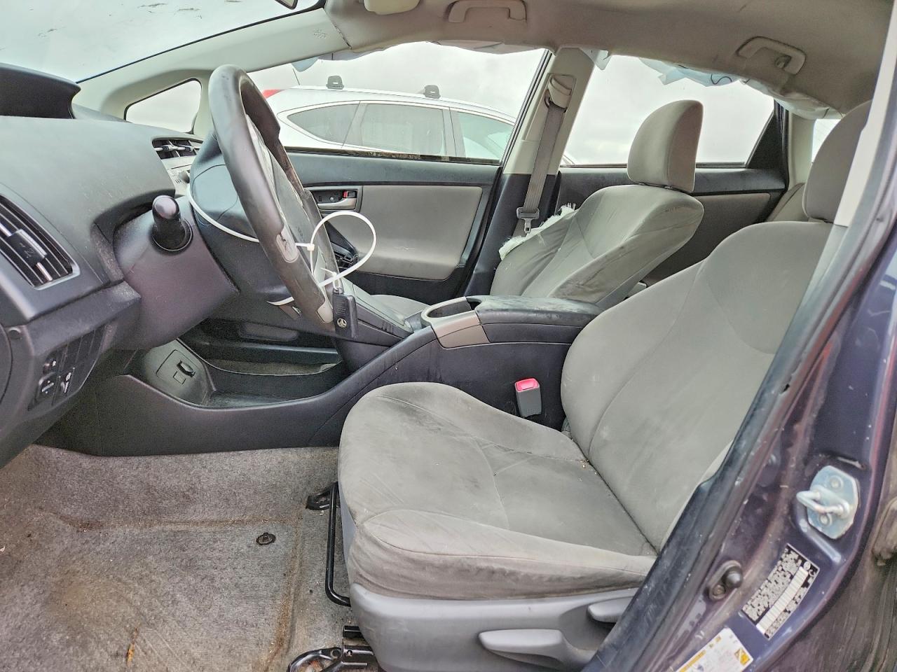 2013 Toyota Prius - Image 7