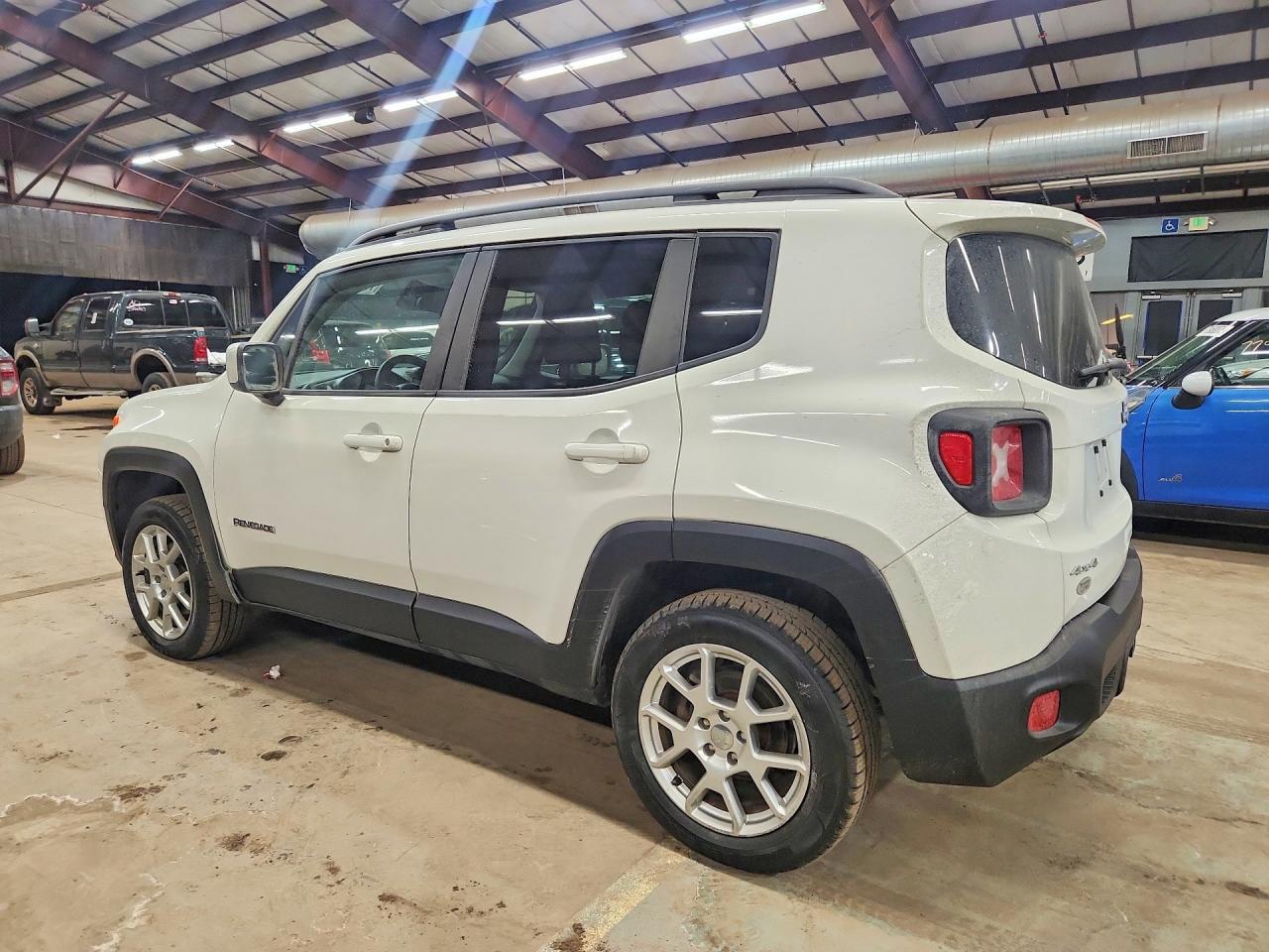 2019 Jeep Renegade Latitude - Image 2