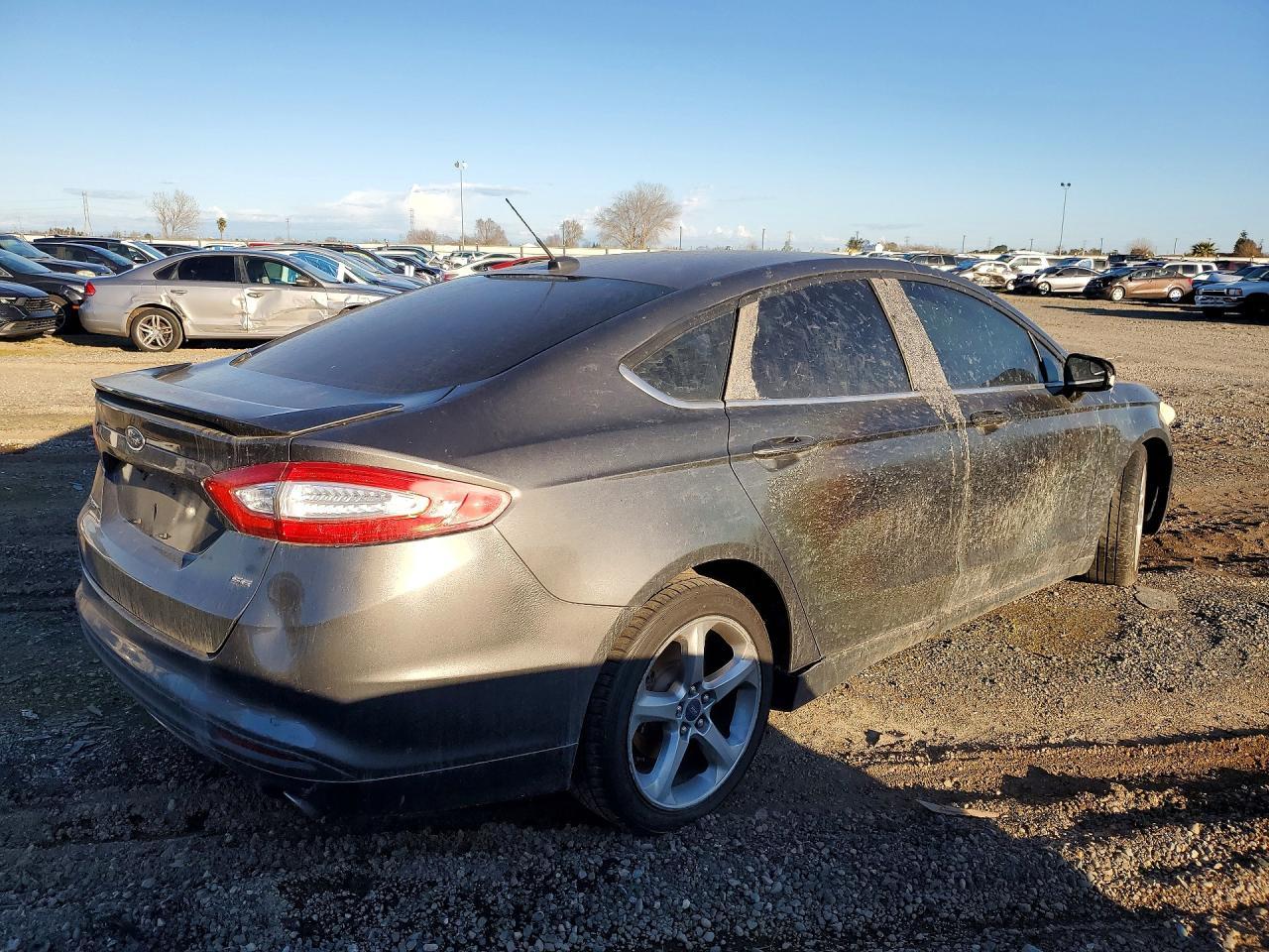 2015 Ford Fusion Se - Фото 3