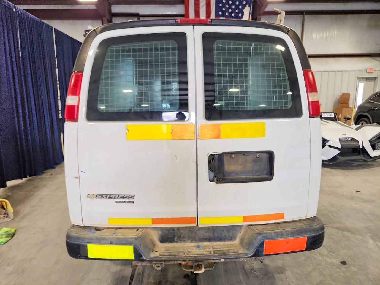 2015 Chevrolet Express G2500 Utility / Service Van - Фото 6