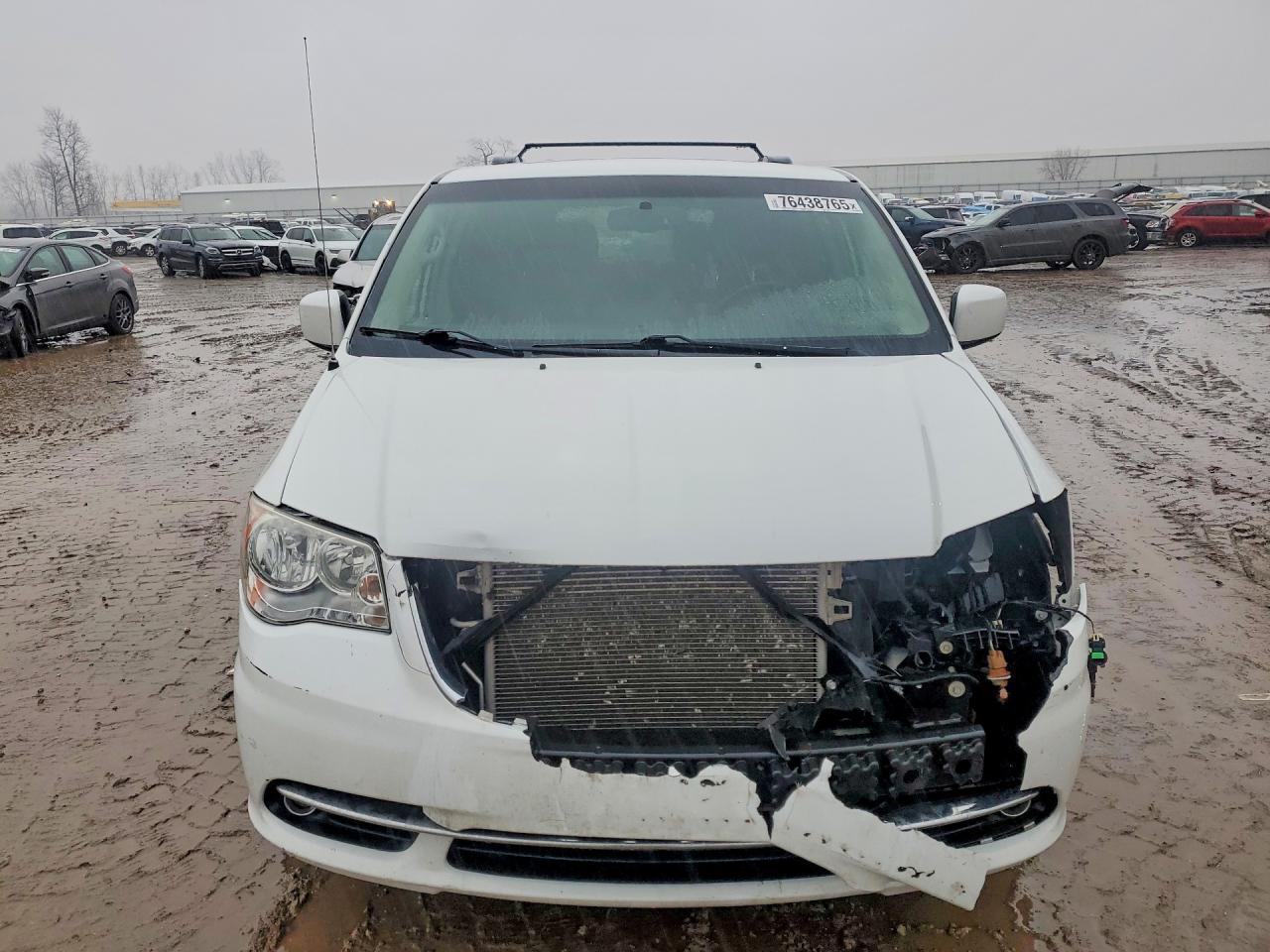 2014 Chrysler Town & Country Touring - Фото 5