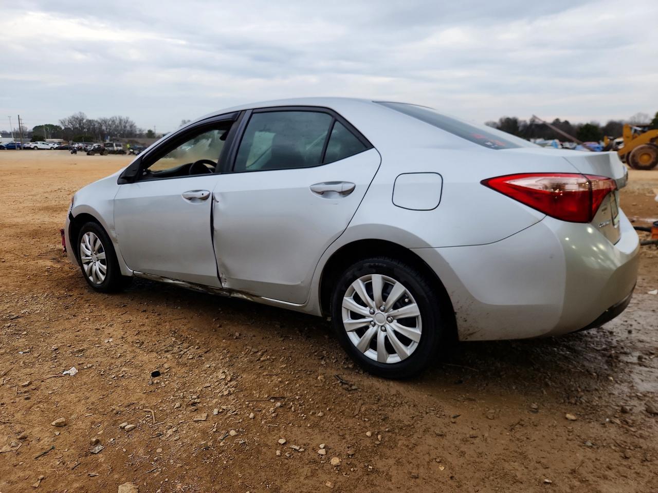 2017 Toyota Corolla L - Фото 2