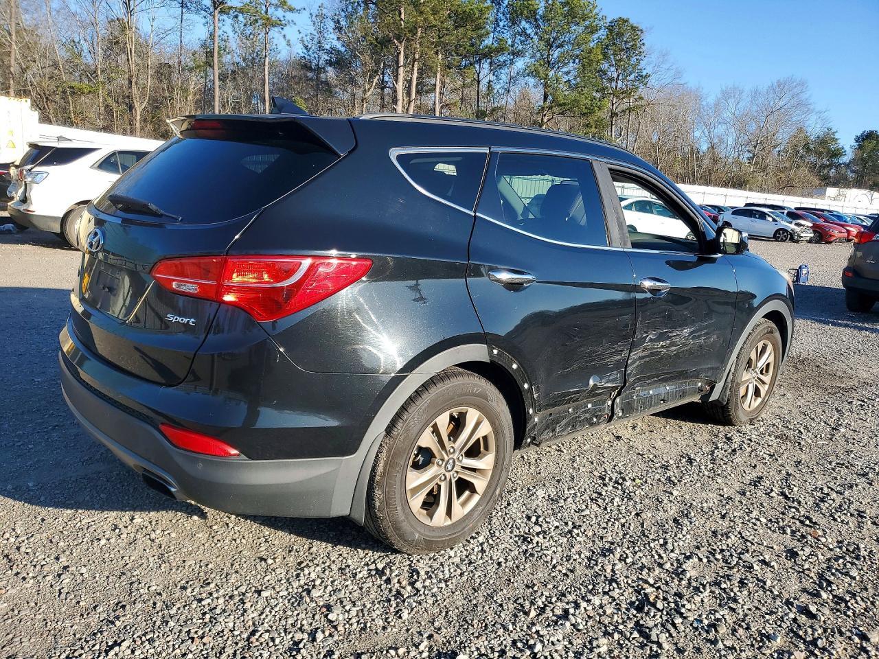 2016 Hyundai Santa Fe Sport 2.4L - Image 3