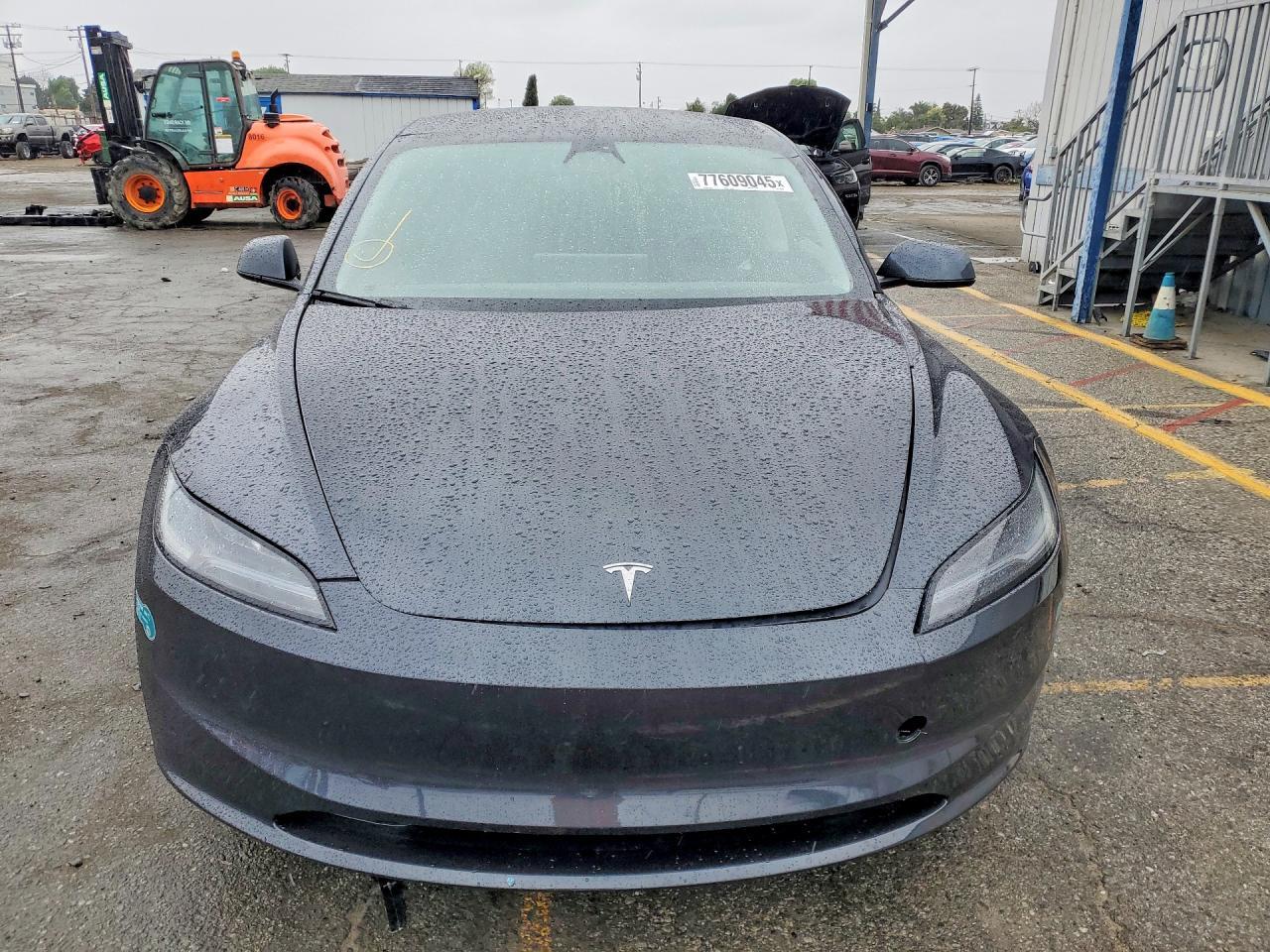 2025 Tesla Model 3 - Image 5