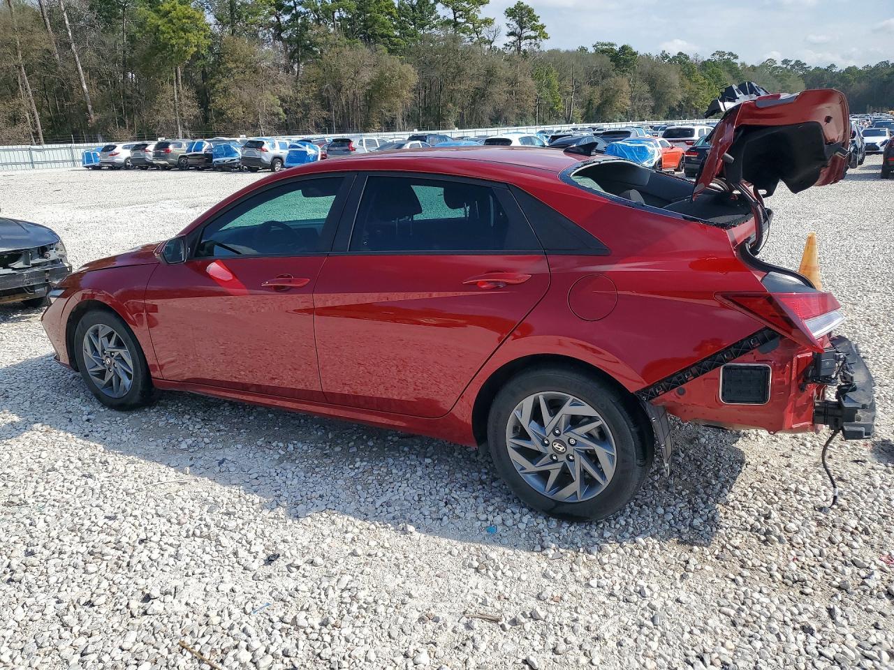 2024 Hyundai Elantra Sel - Image 2