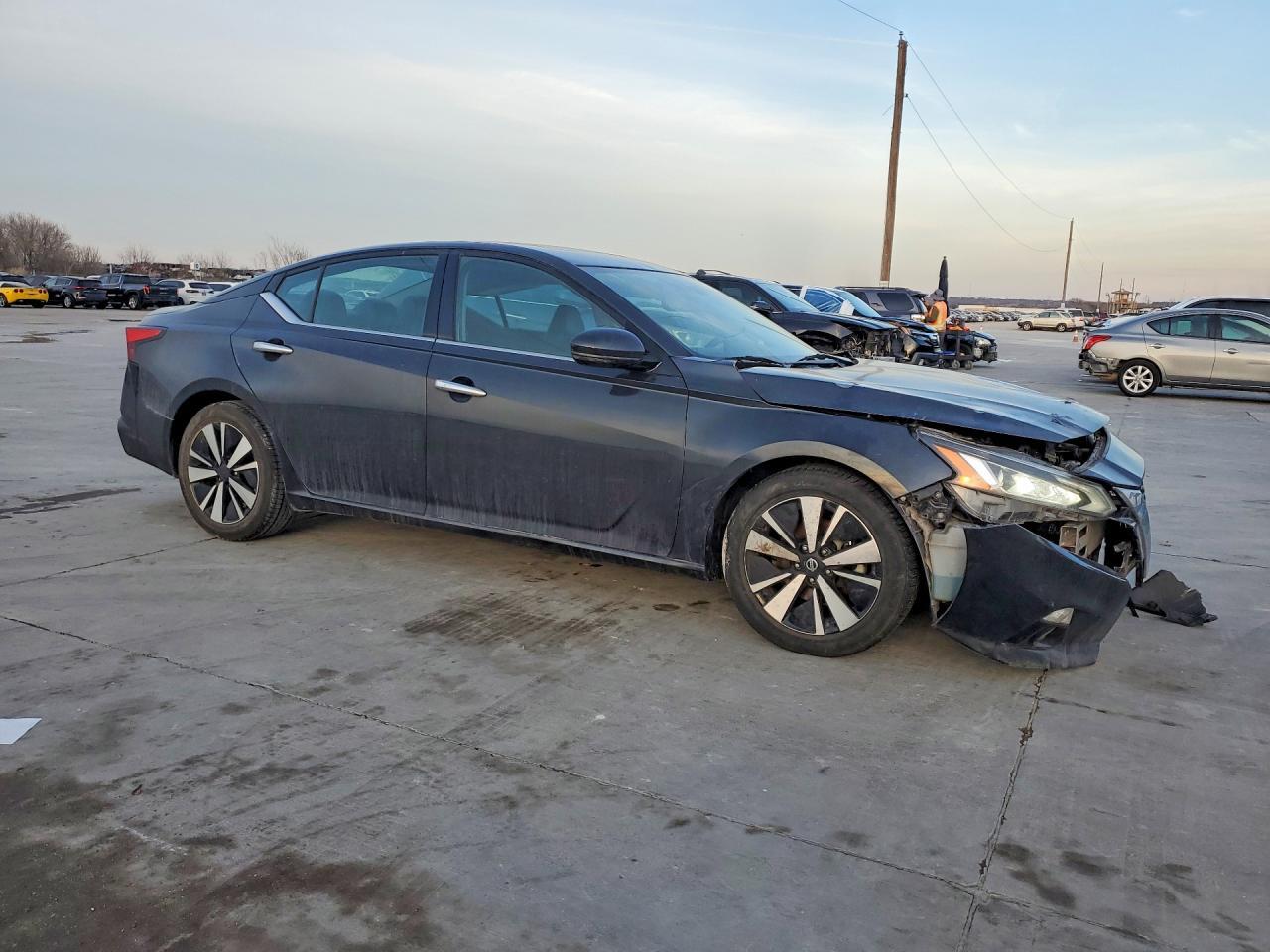 2020 Nissan Altima Sl - Image 4
