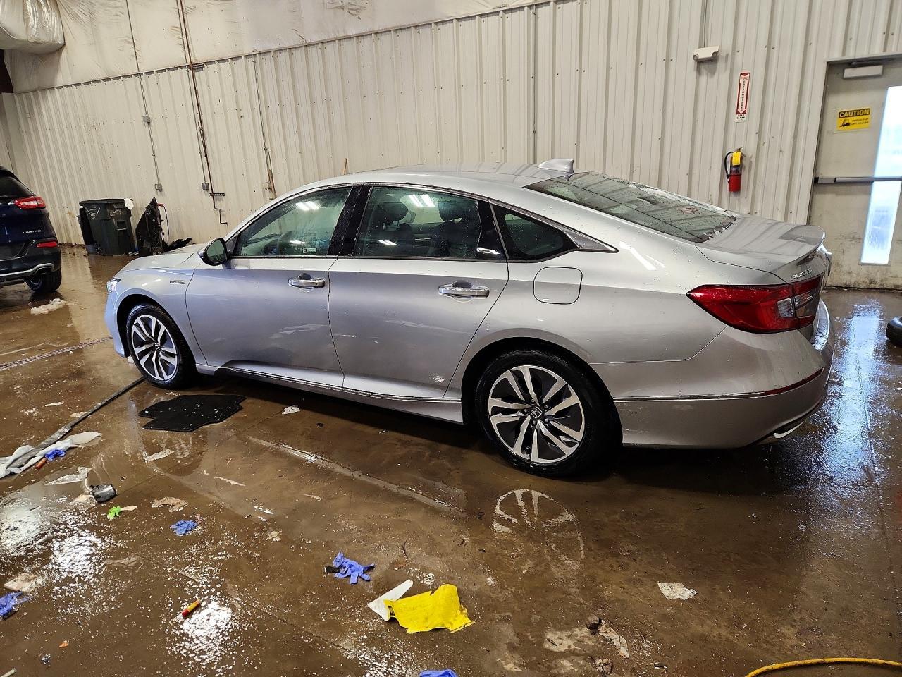 2019 Honda Accord Touring Hybrid - Image 2