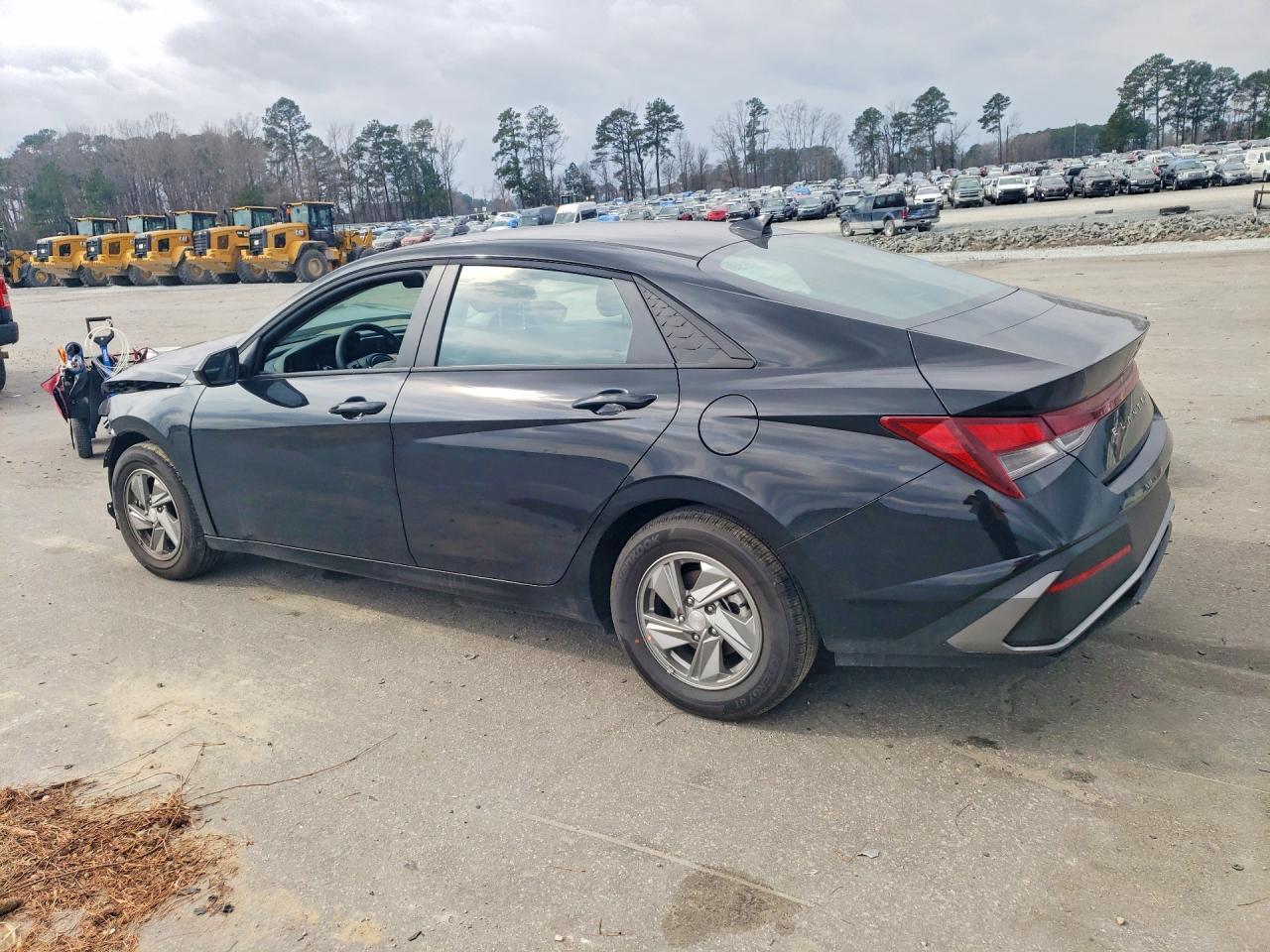 2026 Hyundai Elantra Se - Фото 2