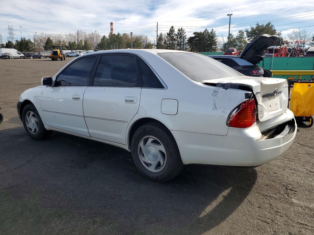 2001 Toyota Alavon - Фото 2