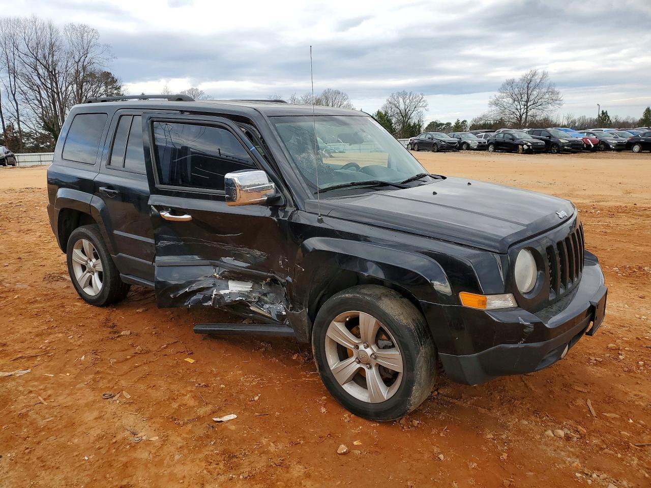 2012 Jeep Patriot Latitude - Фото 4