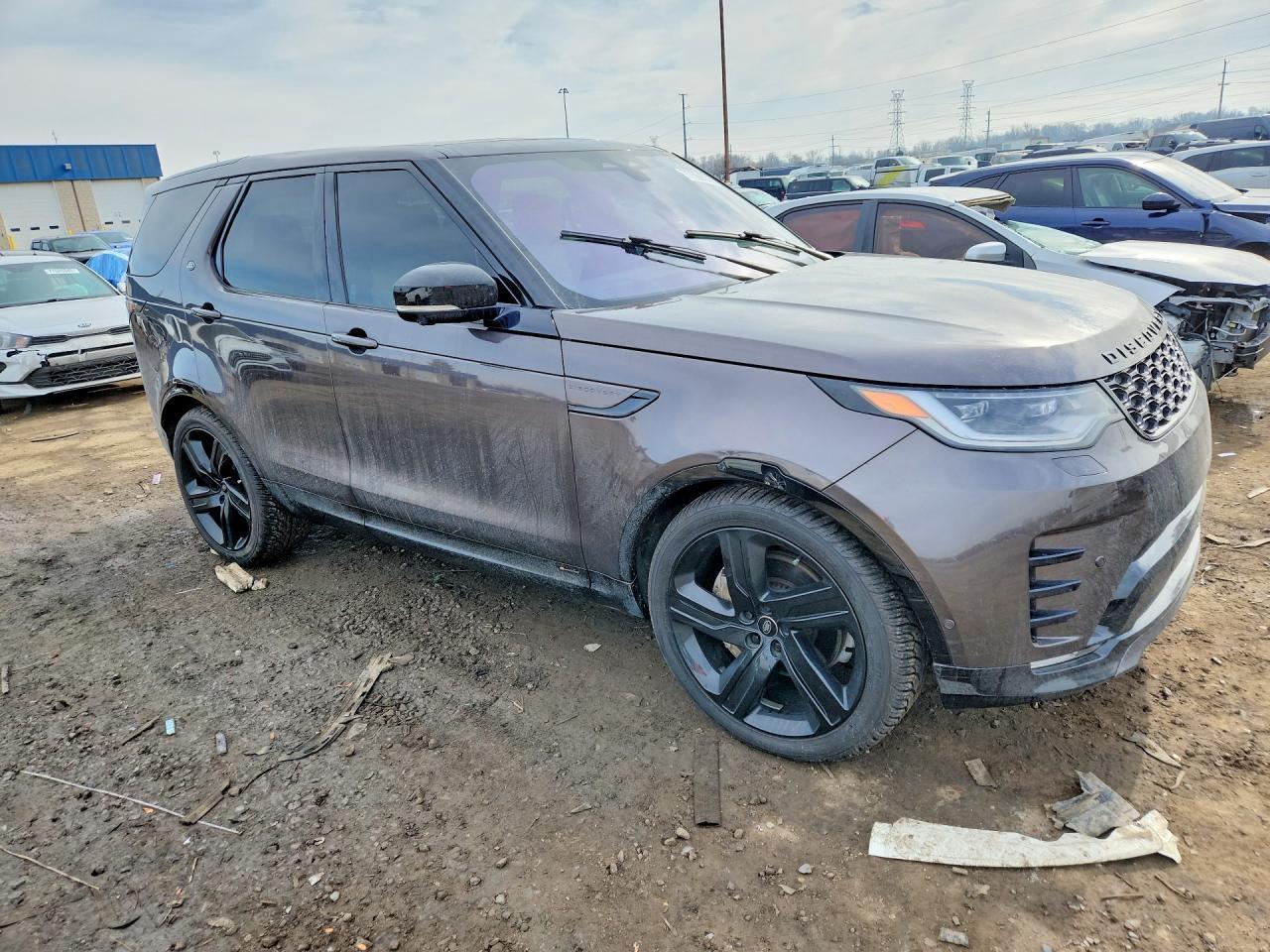 2022 Land Rover Discovery S R-Dynamic - Image 4