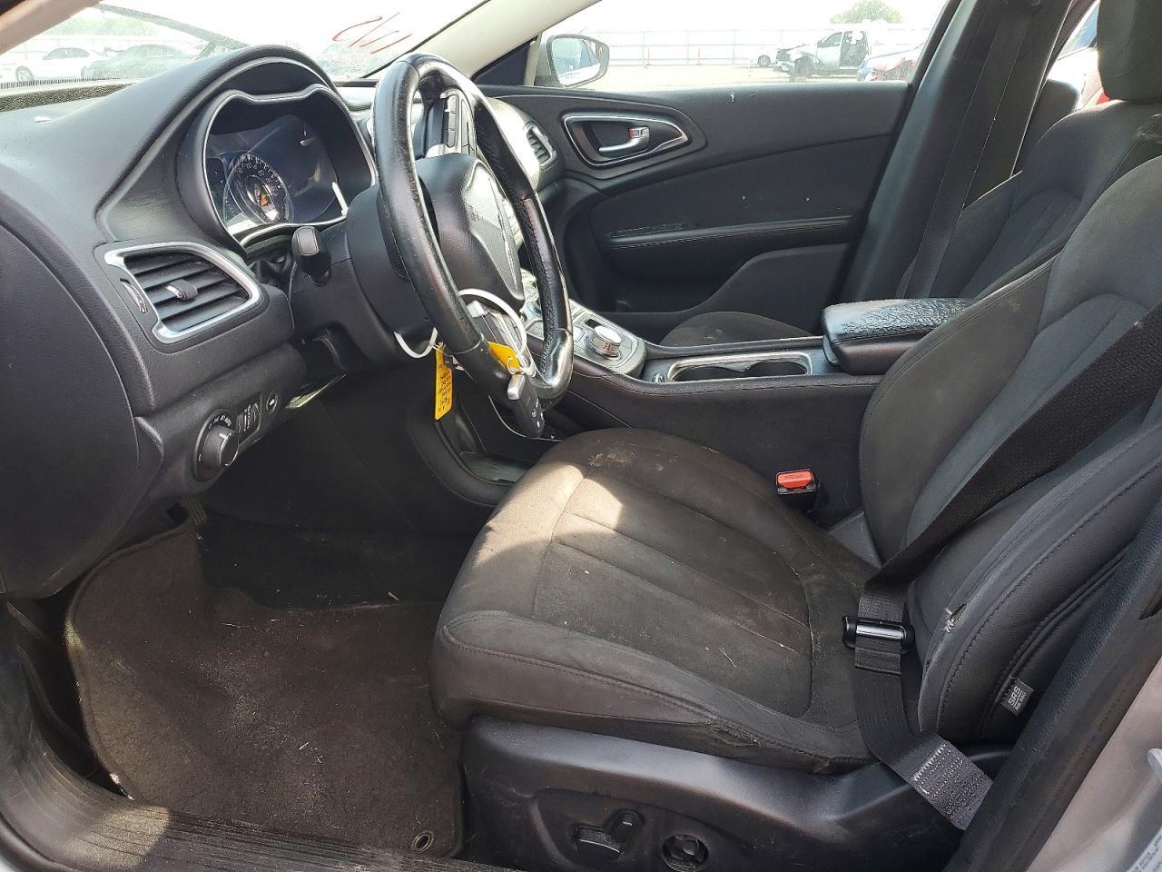 2015 Chrysler 200 Limited - Фото 7