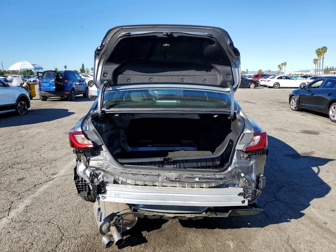 2025 Toyota Camry Se - Image 6