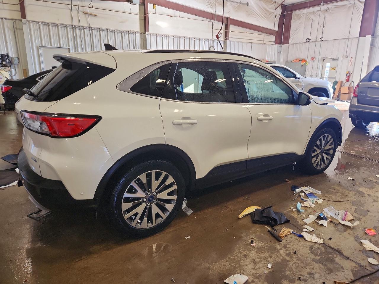 2020 Ford Escape Titanium - Image 3