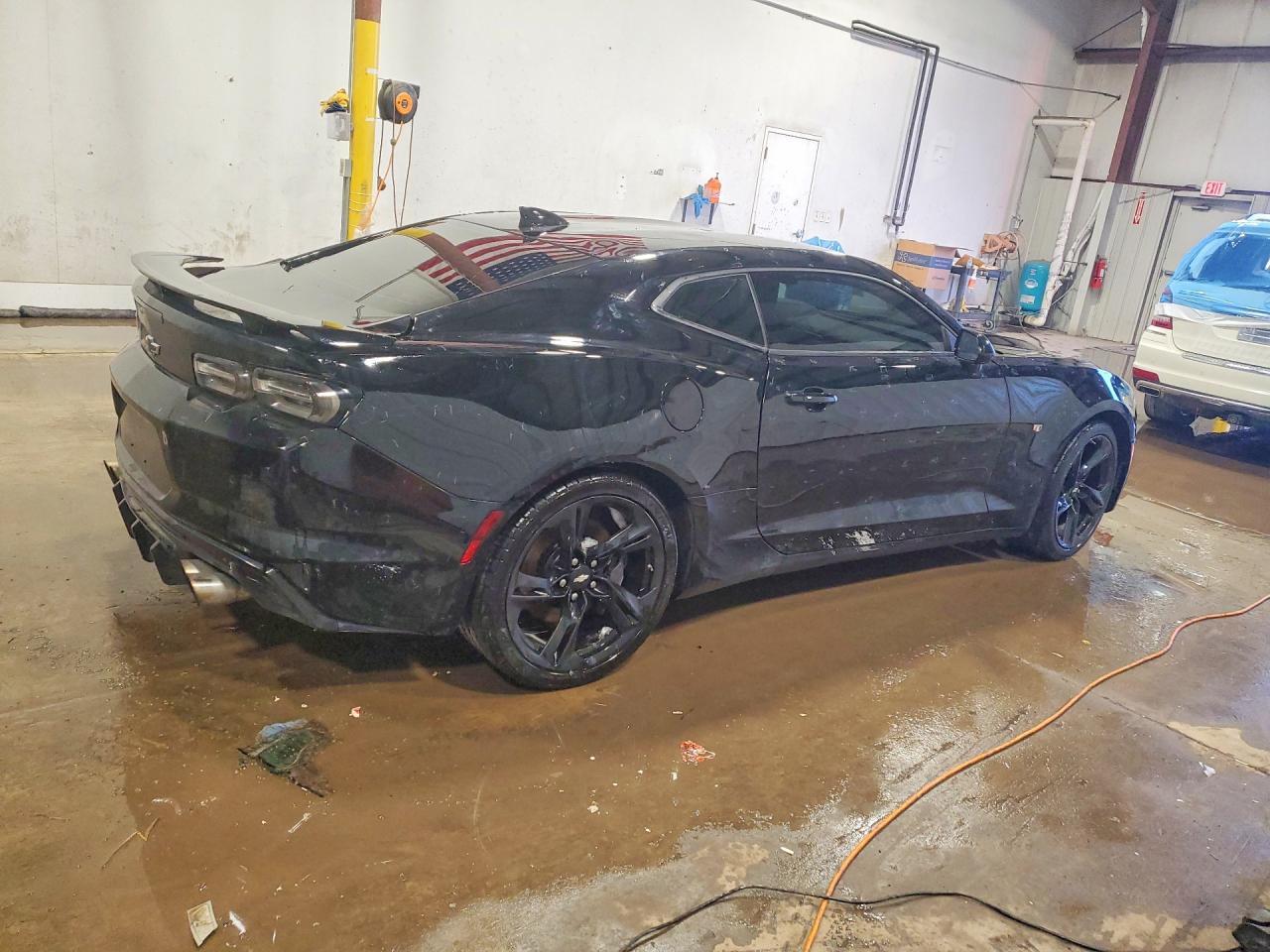 2019 Chevrolet Camaro Ss - Image 3