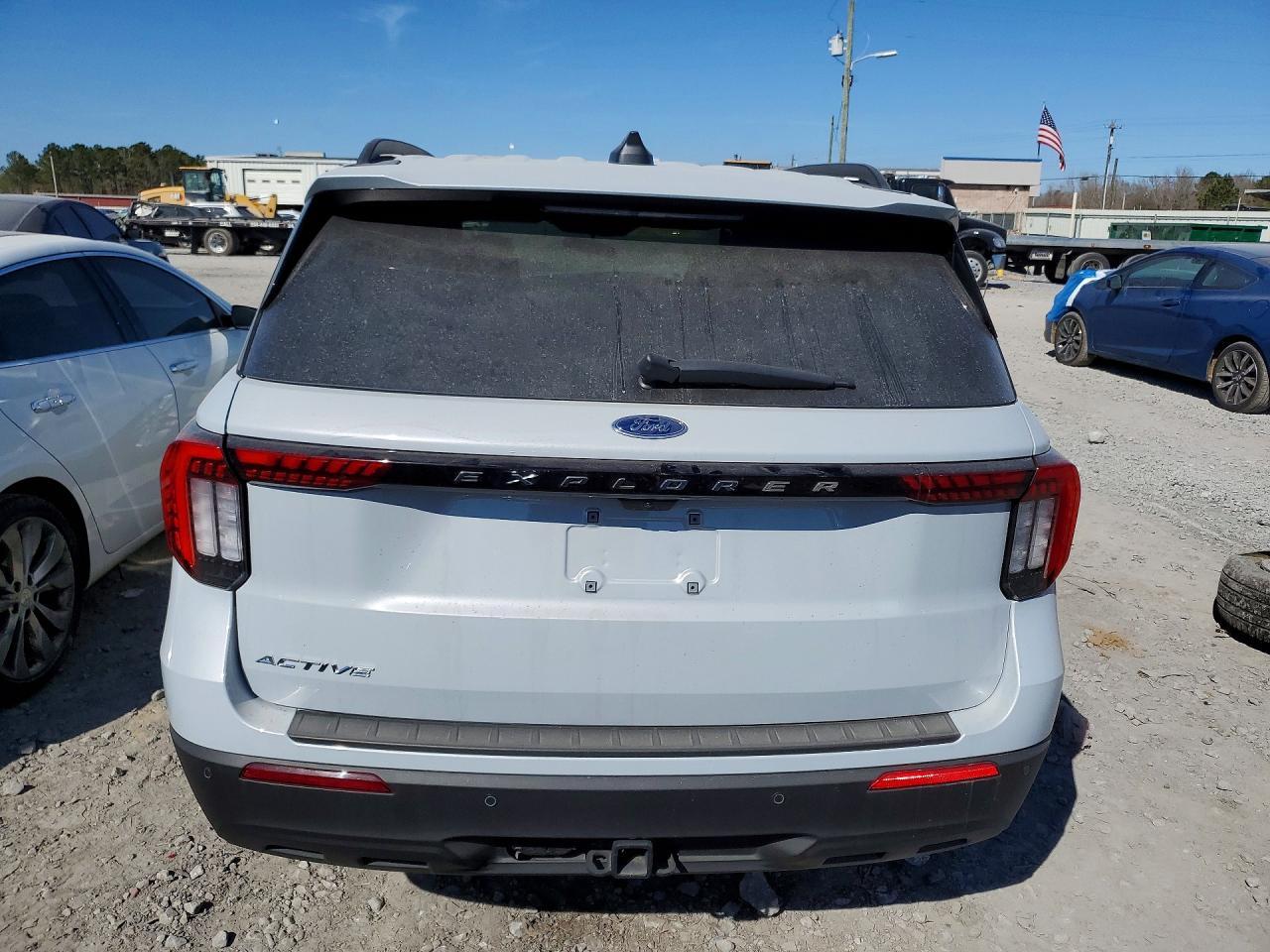 2025 Ford Explorer Active - Фото 6