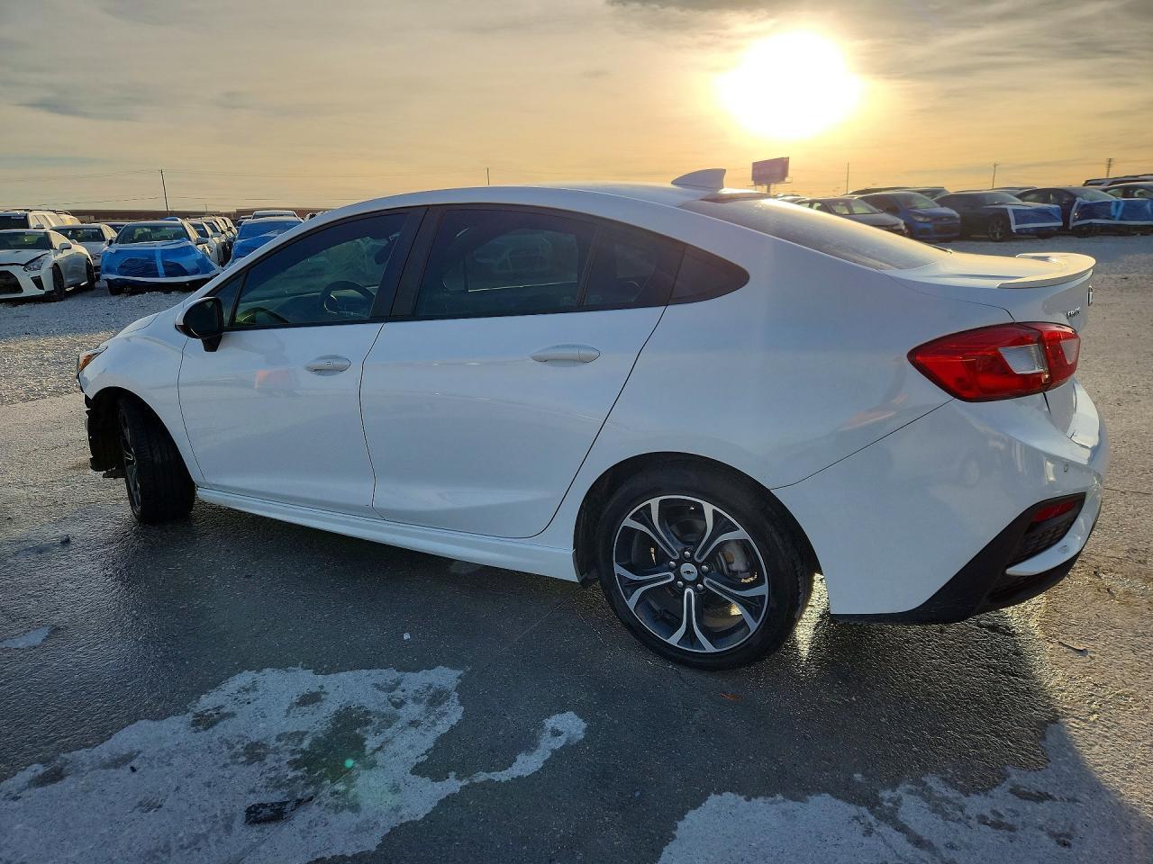 2019 Chevrolet Cruze Lt - Фото 2