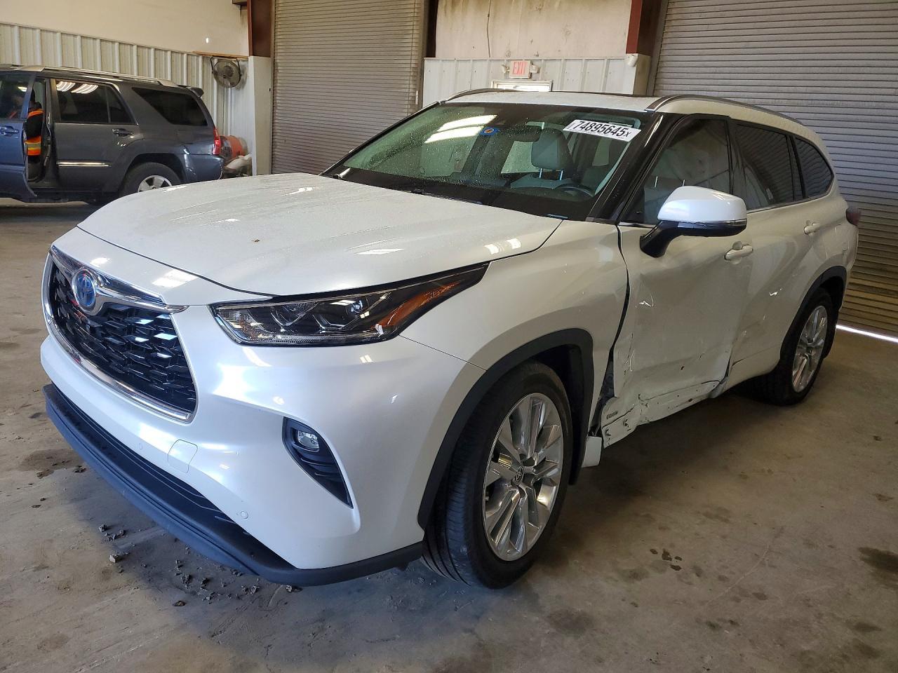 2022 Toyota Highlander Hybrid Limited