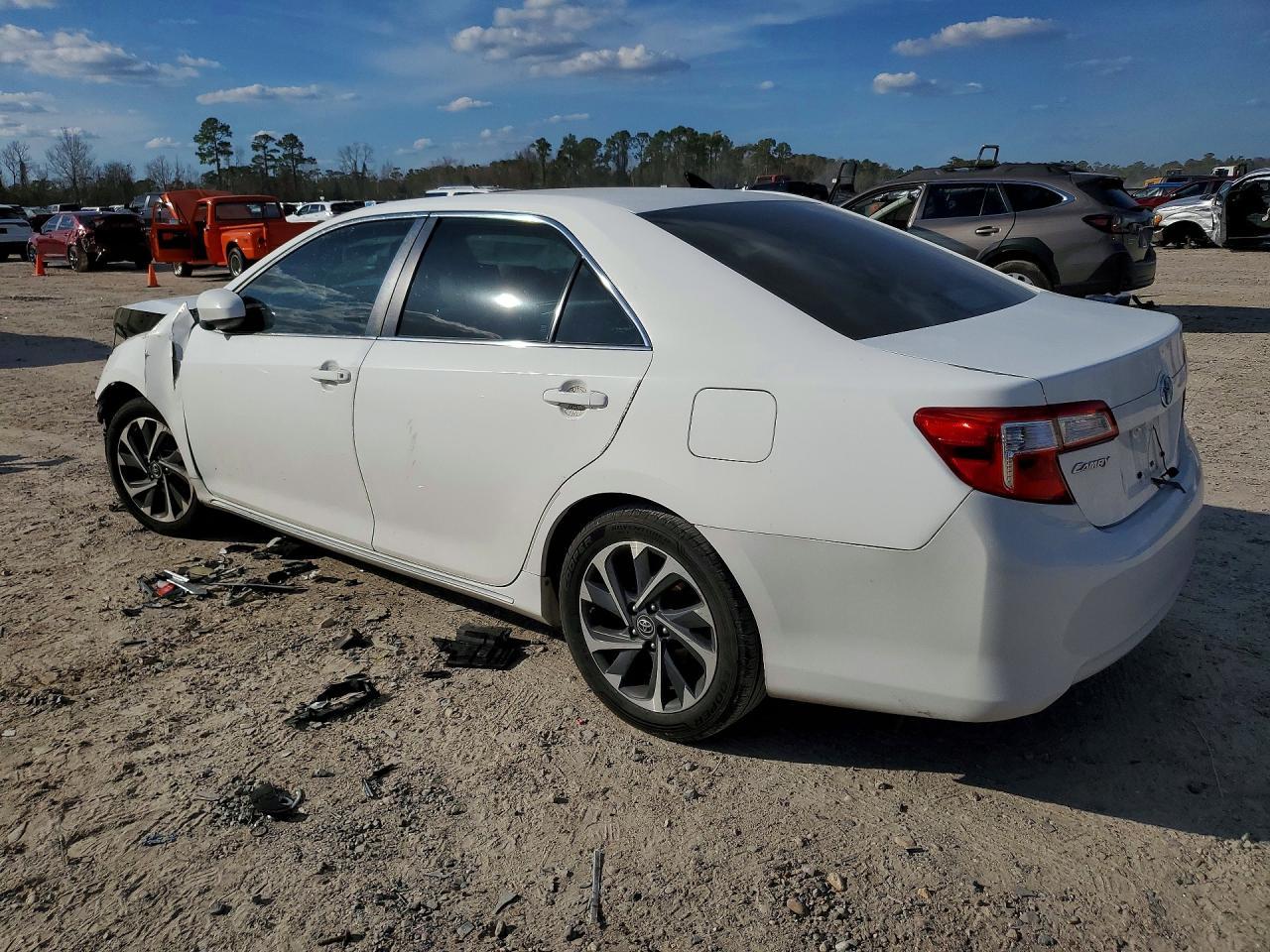 2012 Toyota Camry Base - Фото 2