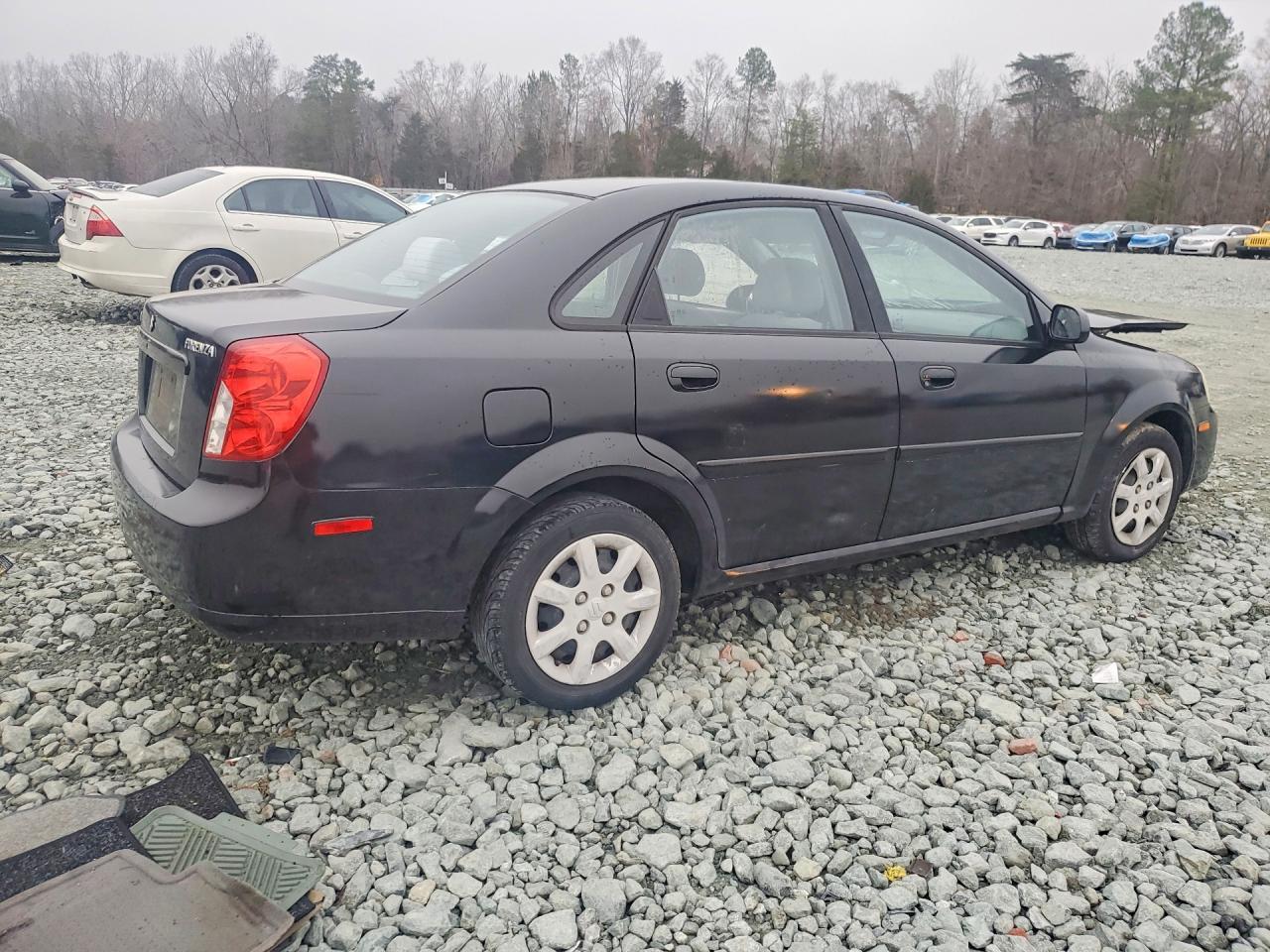 2005 Suzuki Forenza S - Image 3