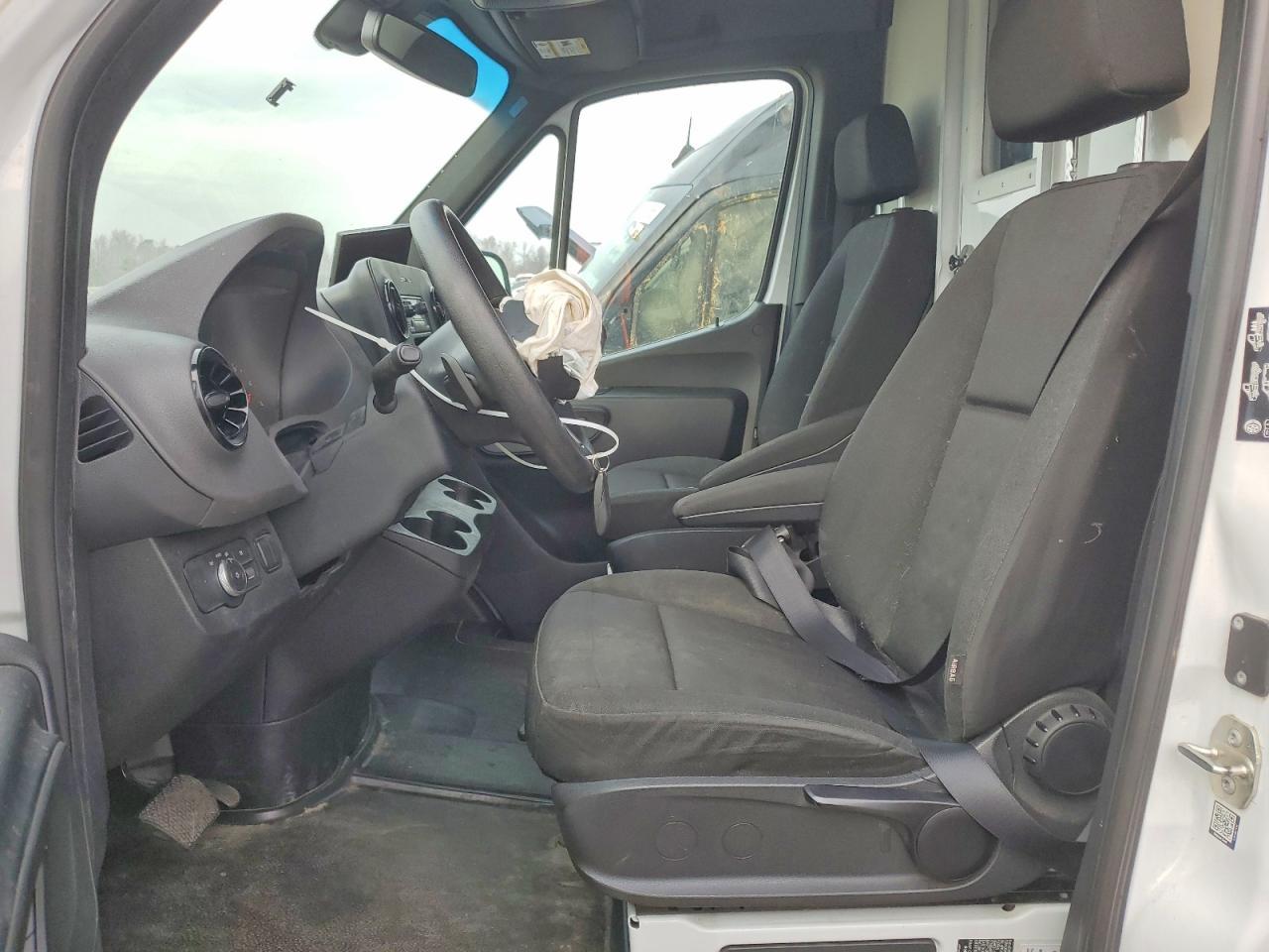 2022 Mercedes-Benz Sprinter 3500 - Фото 7
