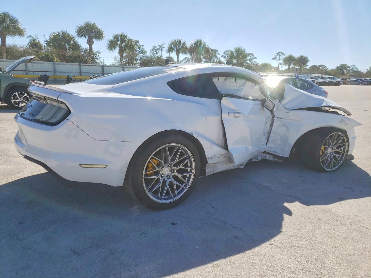 2022 Ford Mustang Gt - Image 3