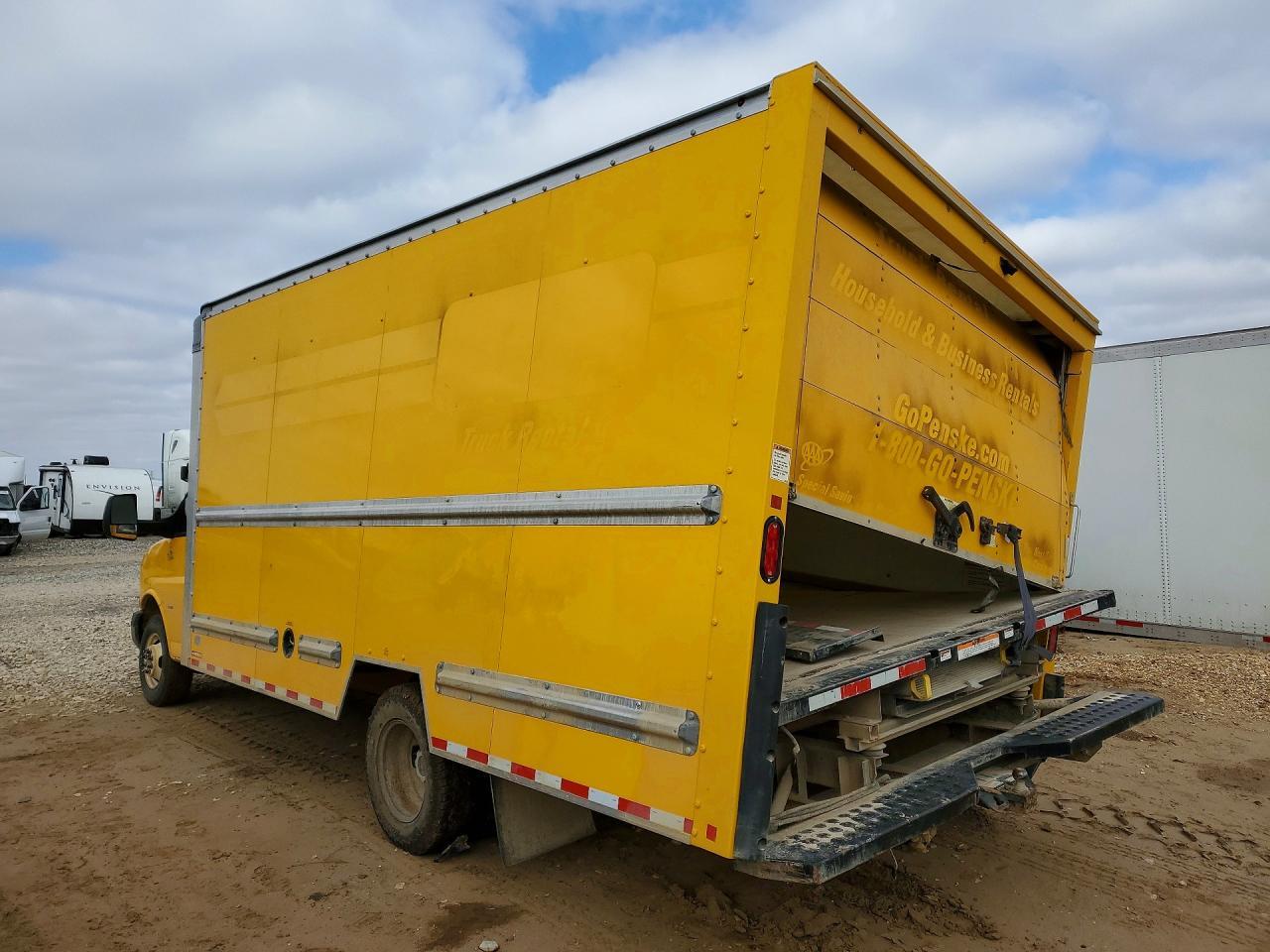 2023 GMC Savana G3500 - Box Truck *** Prior Fleet *** - Фото 2