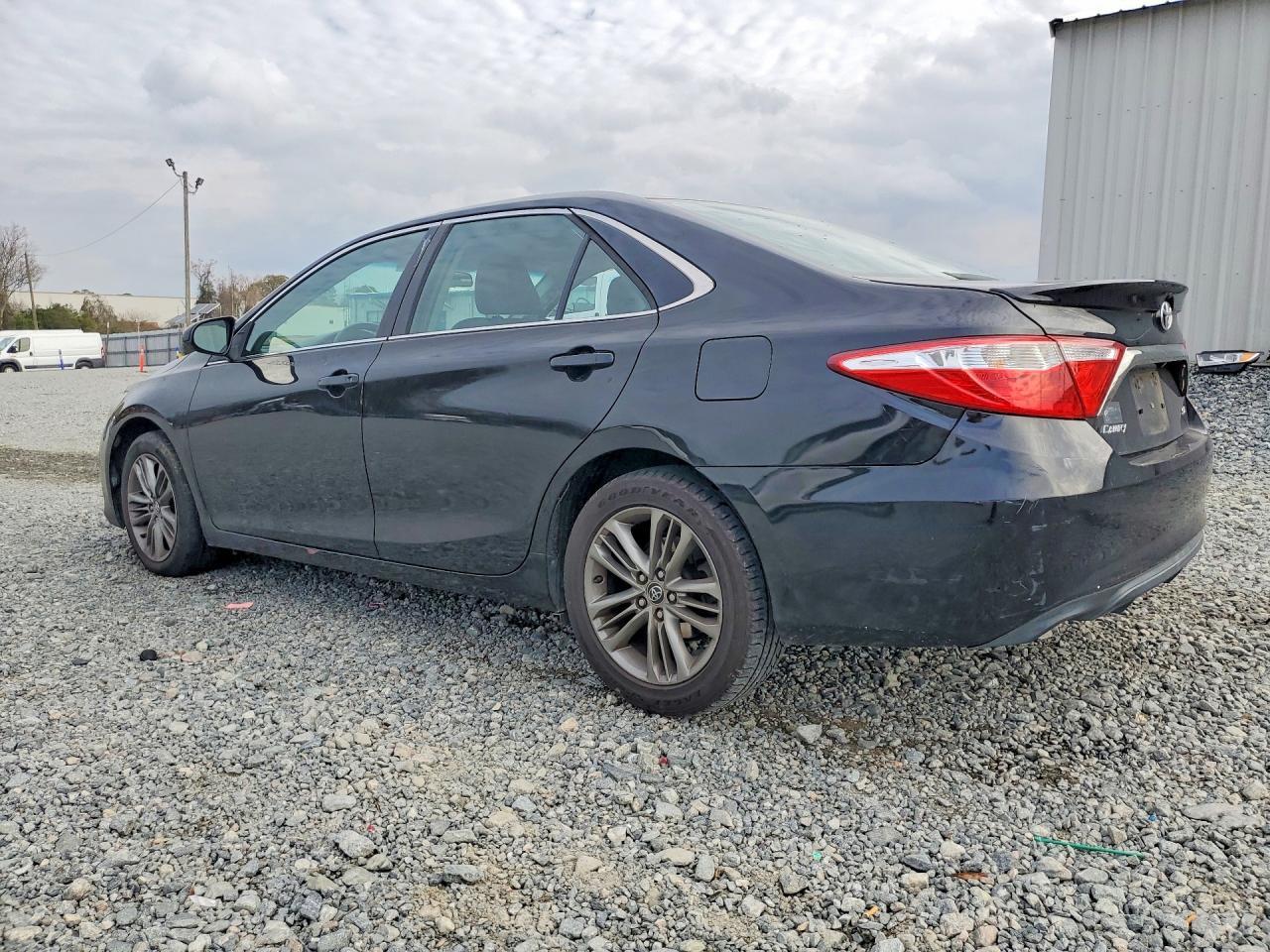 2015 Toyota Camry Se - Фото 2