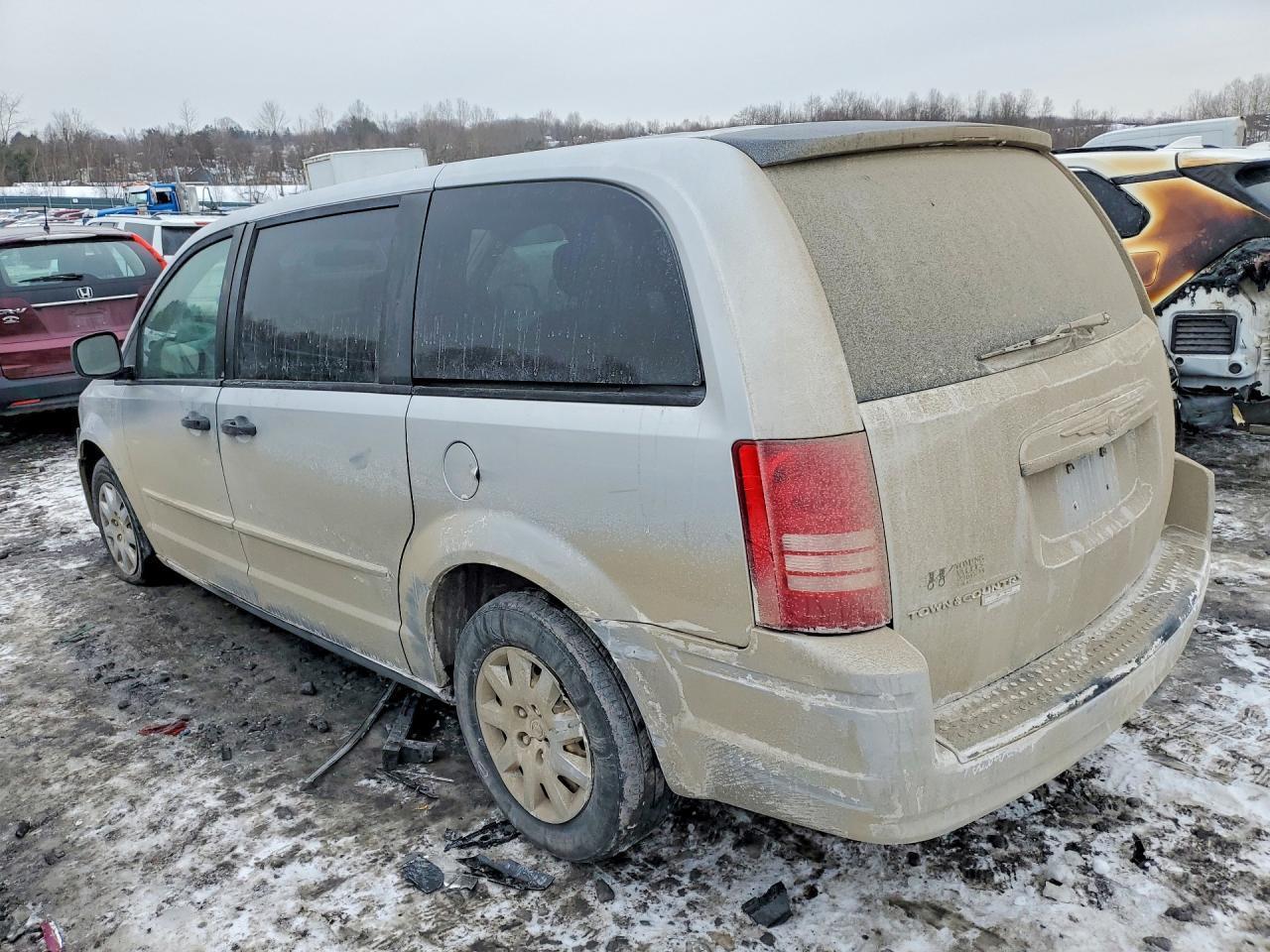 2008 Chrysler Town & Country Lx - Фото 2