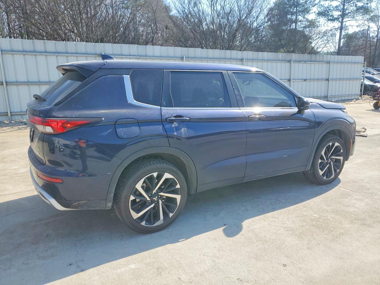 2024 Mitsubishi Outlander Se - Image 3
