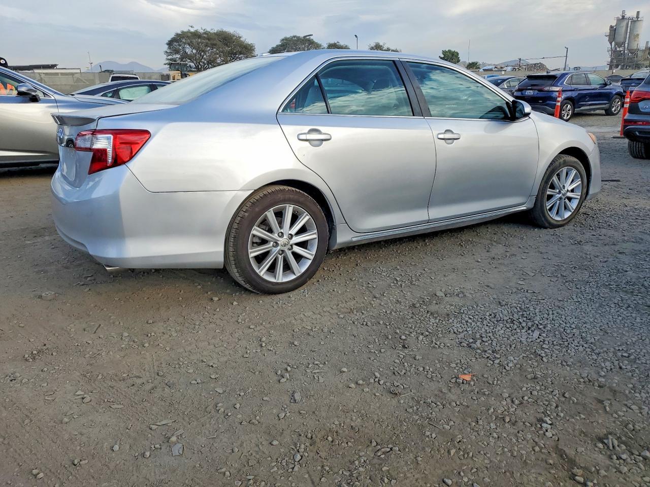 2013 Toyota Camry Hybrid - Фото 3