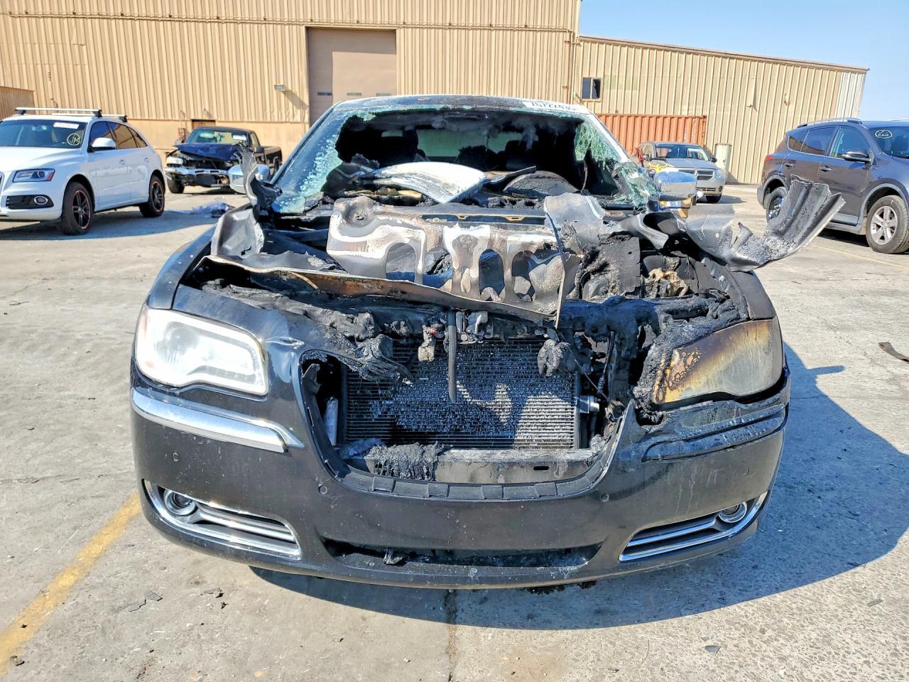 2013 Chrysler 300C - Image 5