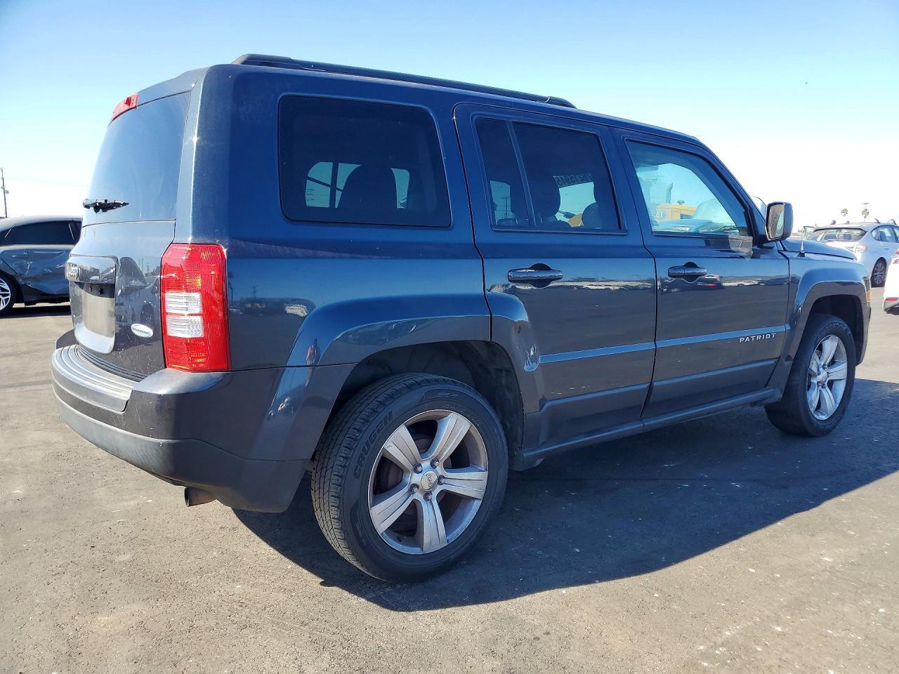 2015 Jeep Patriot Latitude - Фото 3