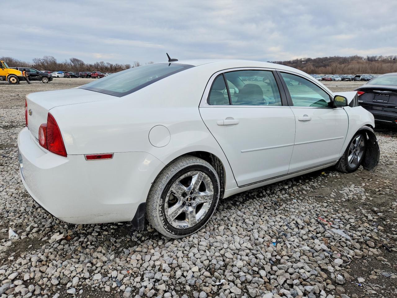 2010 Chevrolet Malibu 1Lt - Image 3