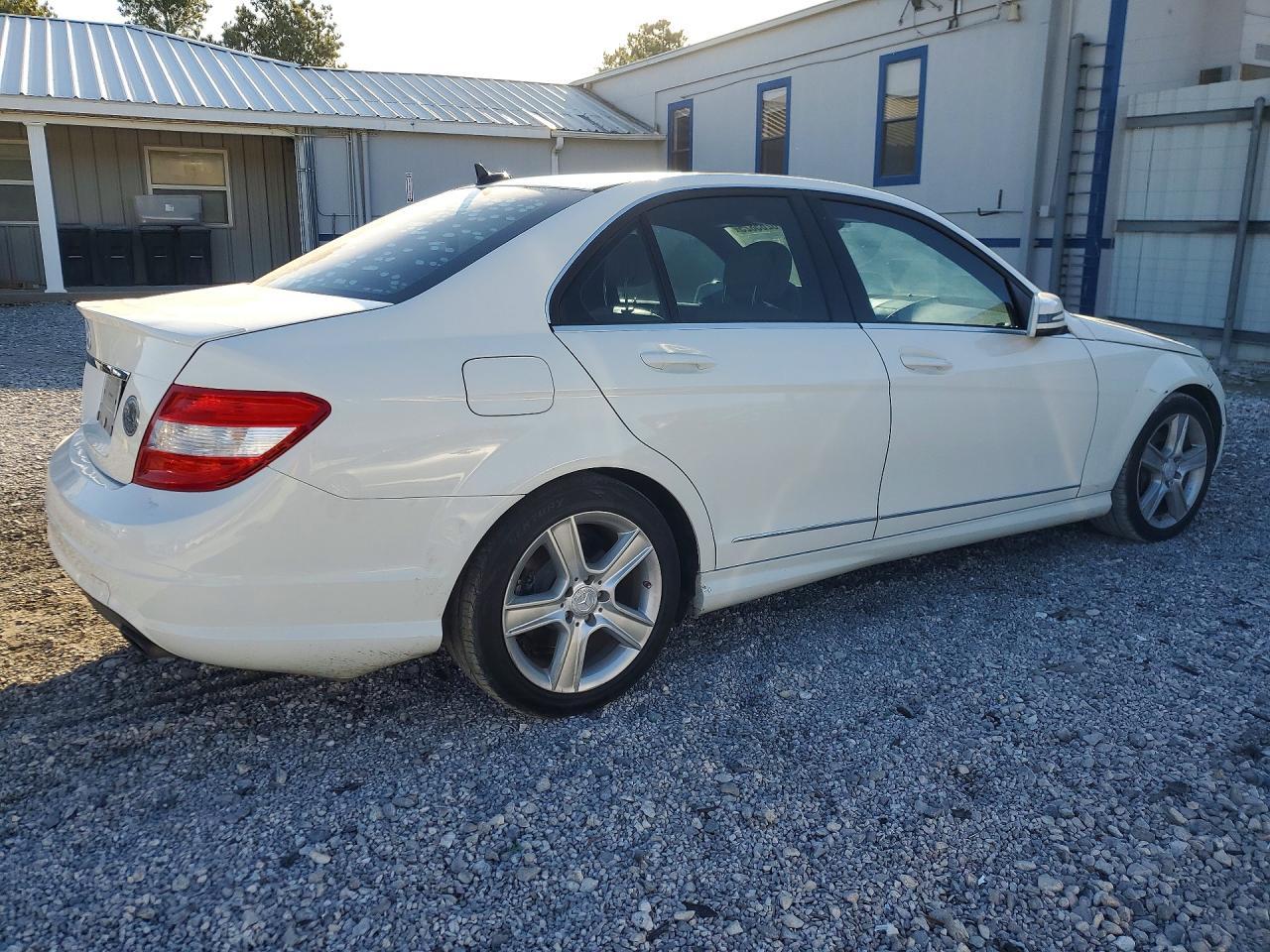 2010 Mercedes-Benz C 300 - Image 3