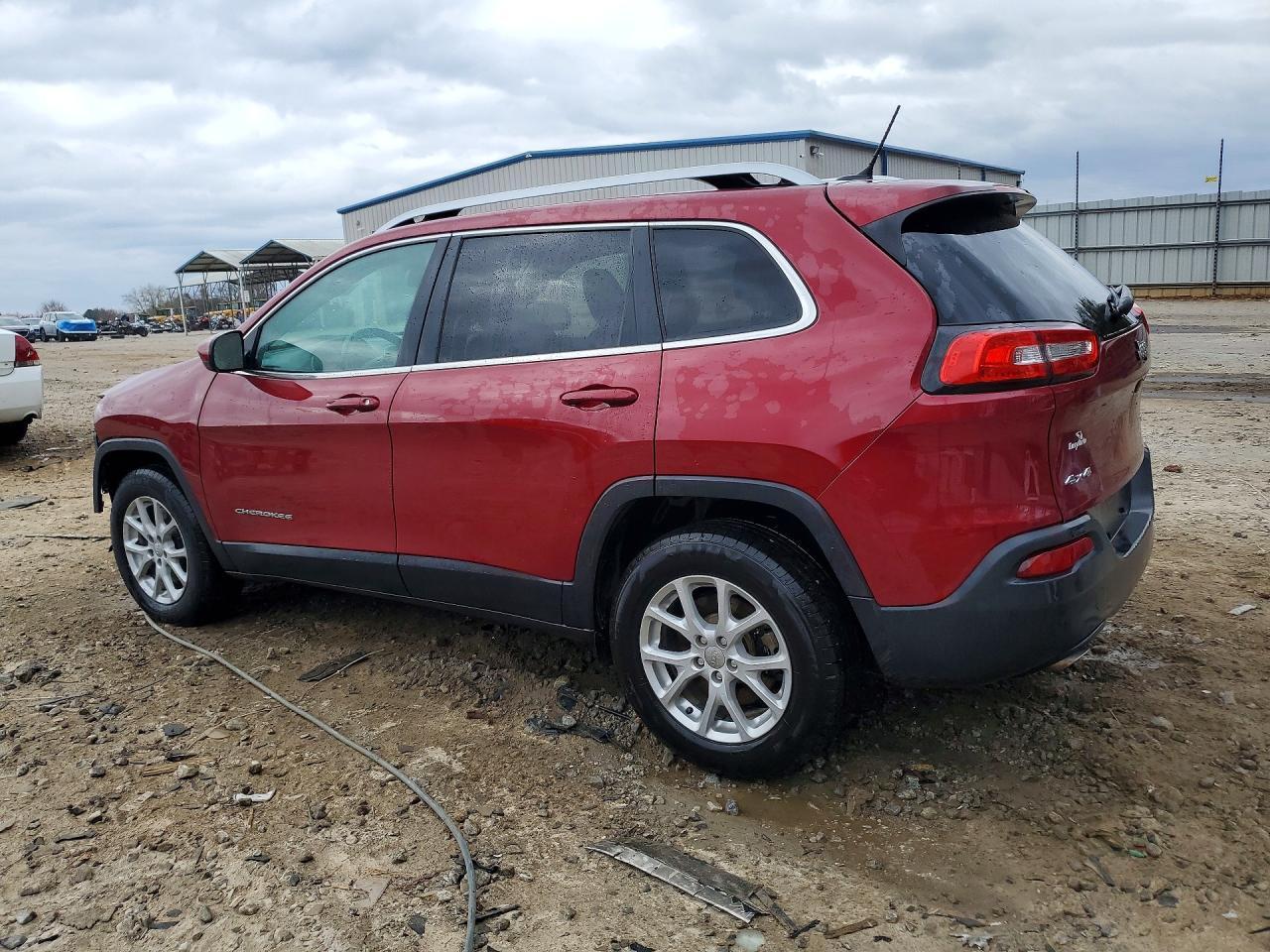 2017 Jeep Cherokee Latitude - Image 2