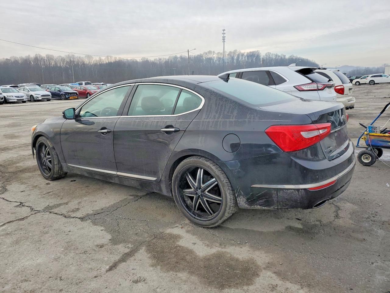 2014 Kia Cadenza Premium - Image 2