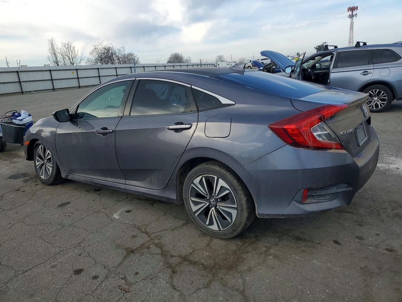 2017 Honda Civic Ex - Image 2