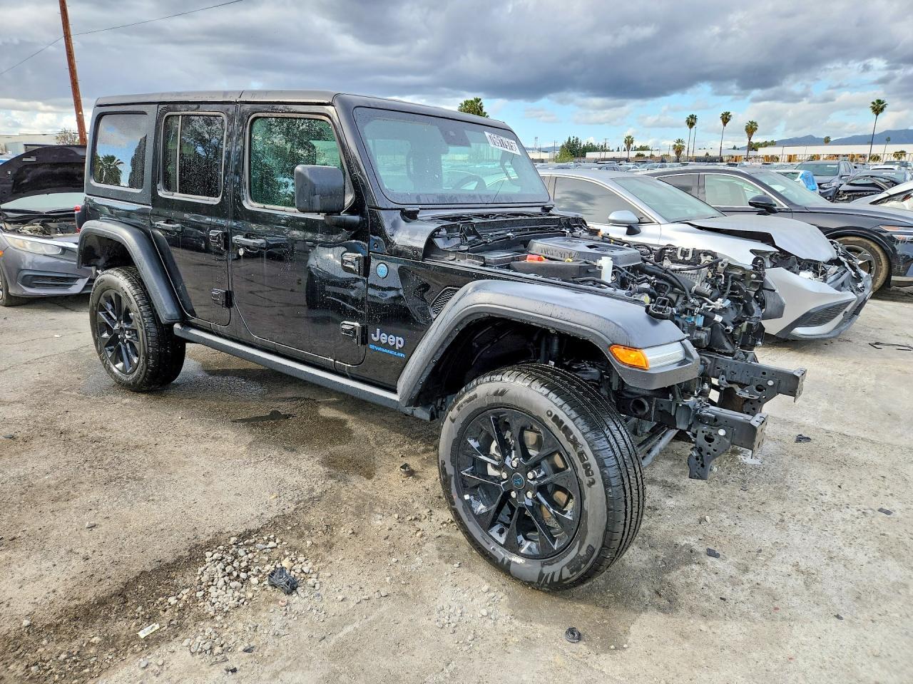 2024 Jeep Wrangler 4Xe - Image 4