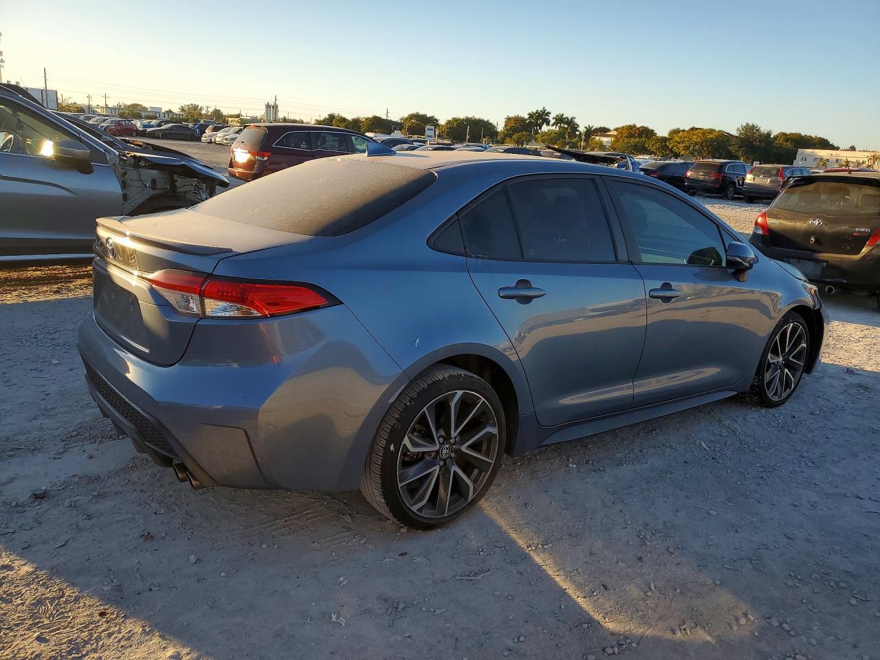 2022 Toyota Corolla Se - Фото 3