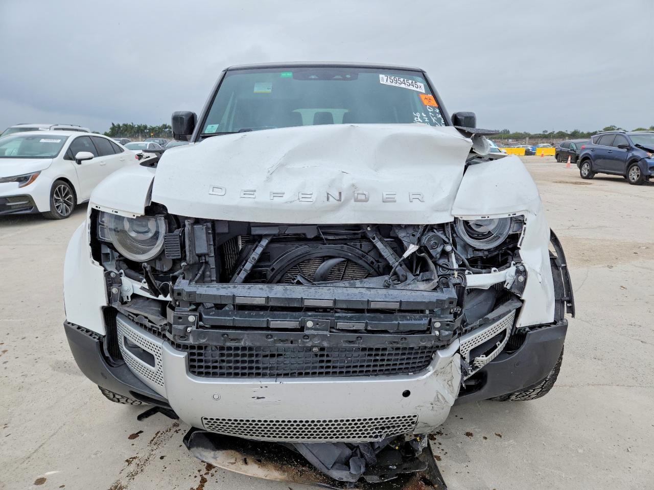 2024 Land Rover Defender 130 S - Фото 5