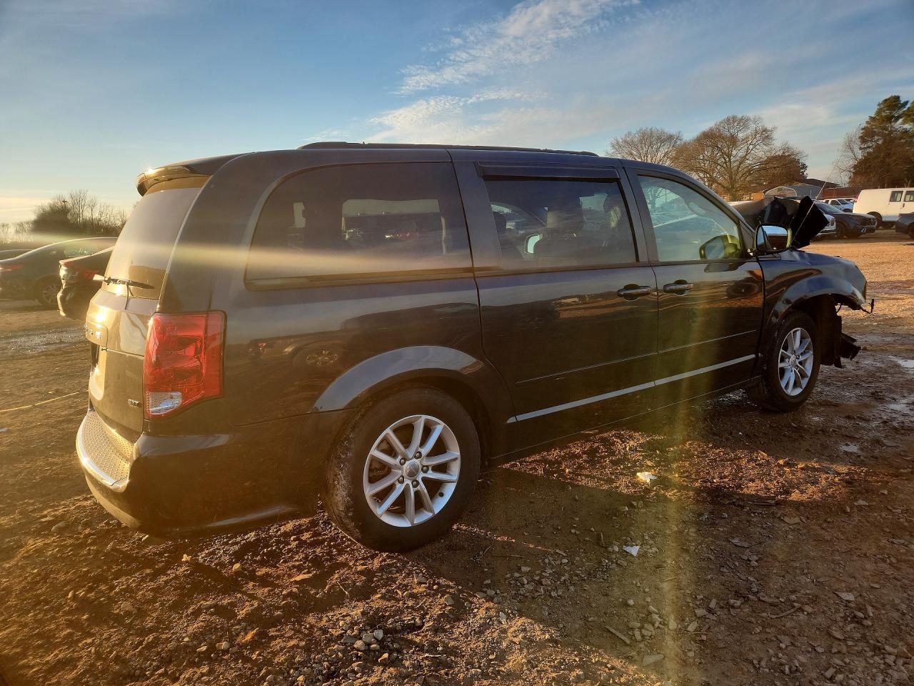 2014 Dodge Grand Caravan Sxt - Image 3