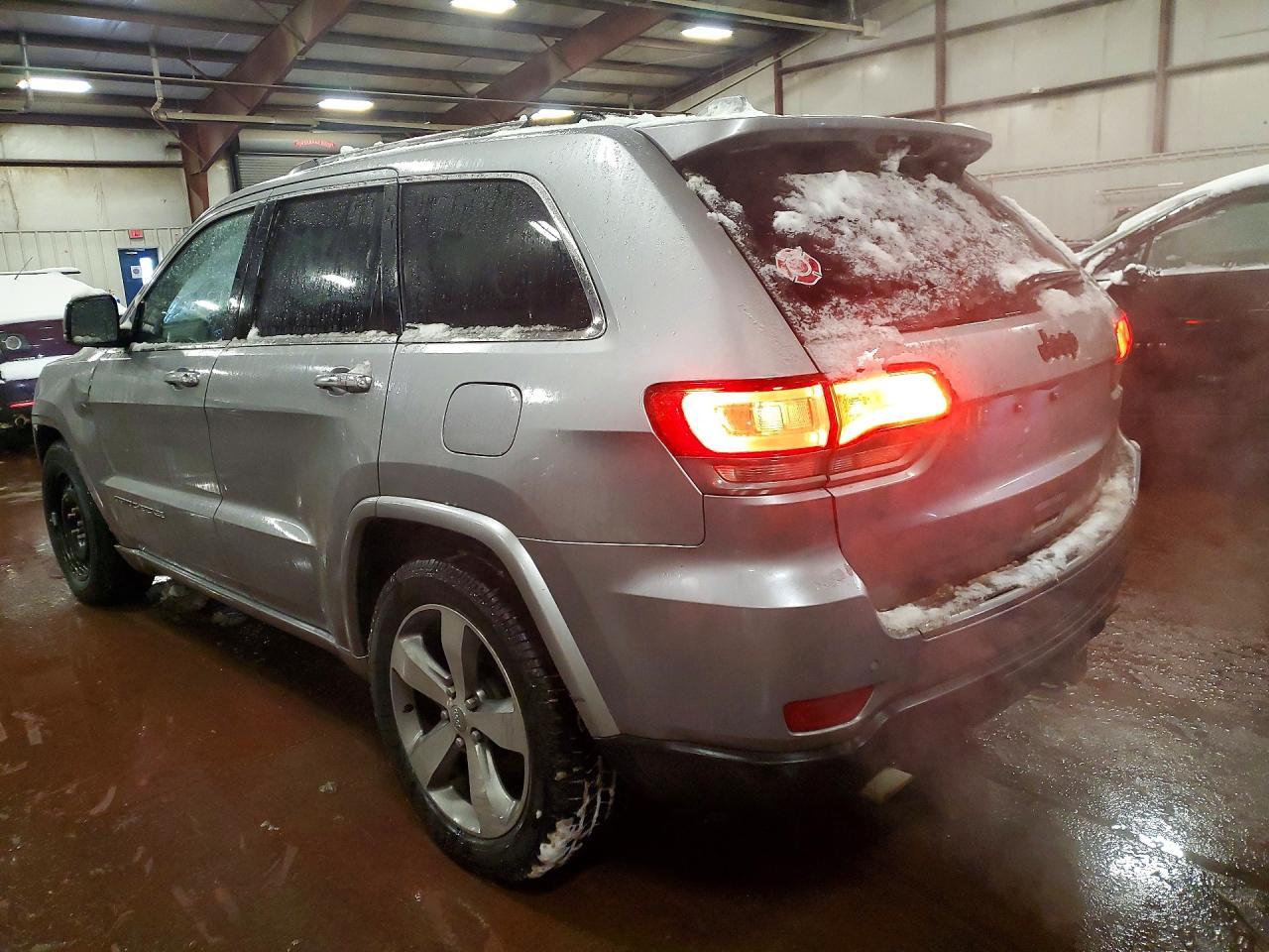 2014 Jeep Grand Cherokee Overland - Image 2