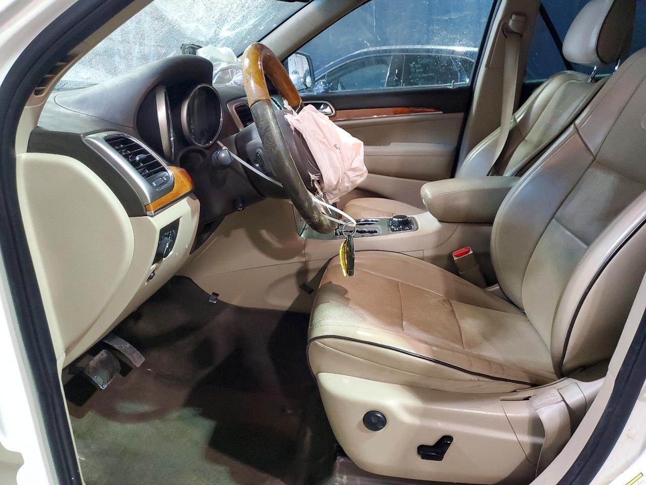 2011 Jeep Grand Cherokee Overland - Image 7