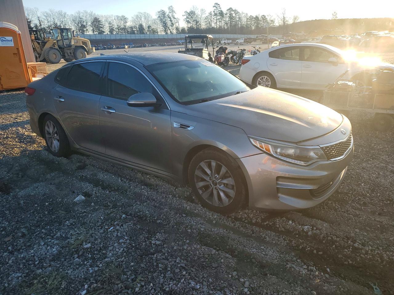 2018 Kia Optima Ex - Image 4