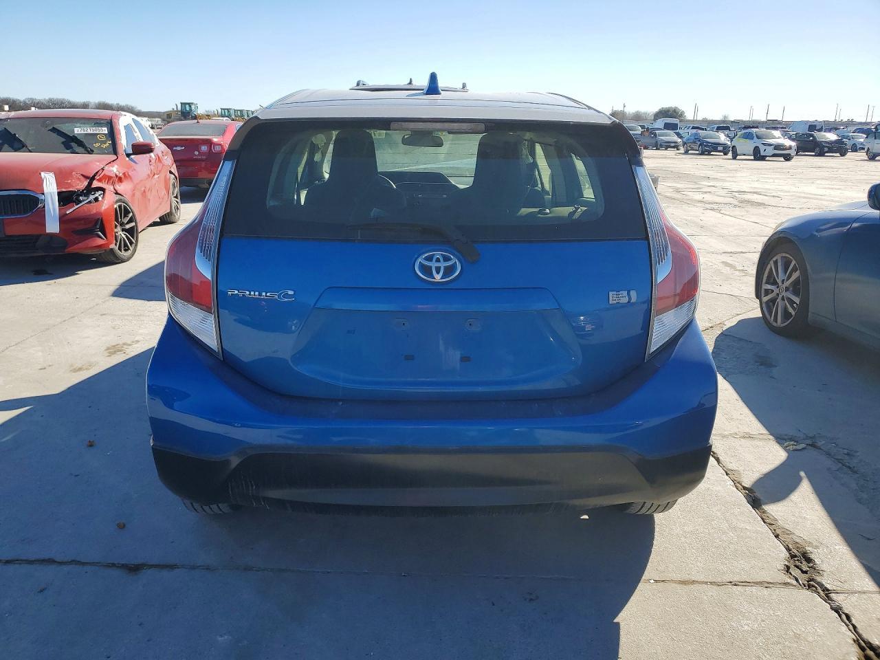 2017 Toyota Prius C - Image 6