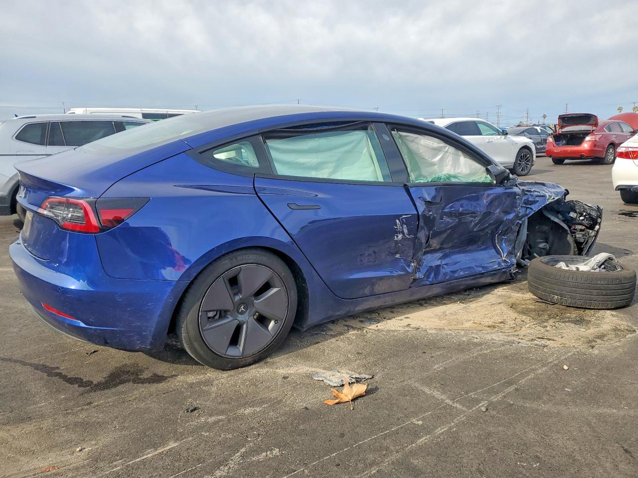 2022 Tesla Model 3 - Фото 3