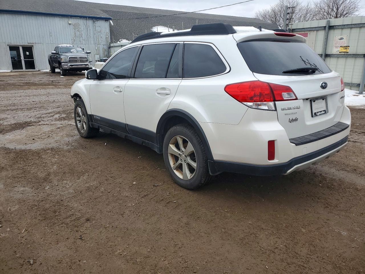 2014 Subaru Outback 2.5I Limited - Фото 2