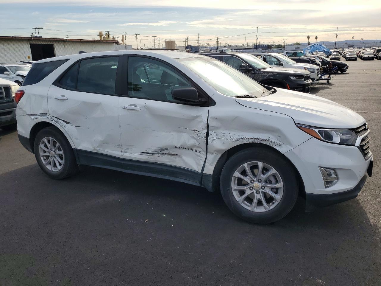 2021 Chevrolet Equinox Ls - Фото 4