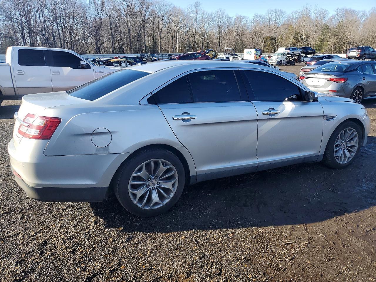 2015 Ford Taurus Limited - Фото 3